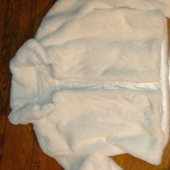 Soft fuzzy coat or little jacket - Picture 2 of 3